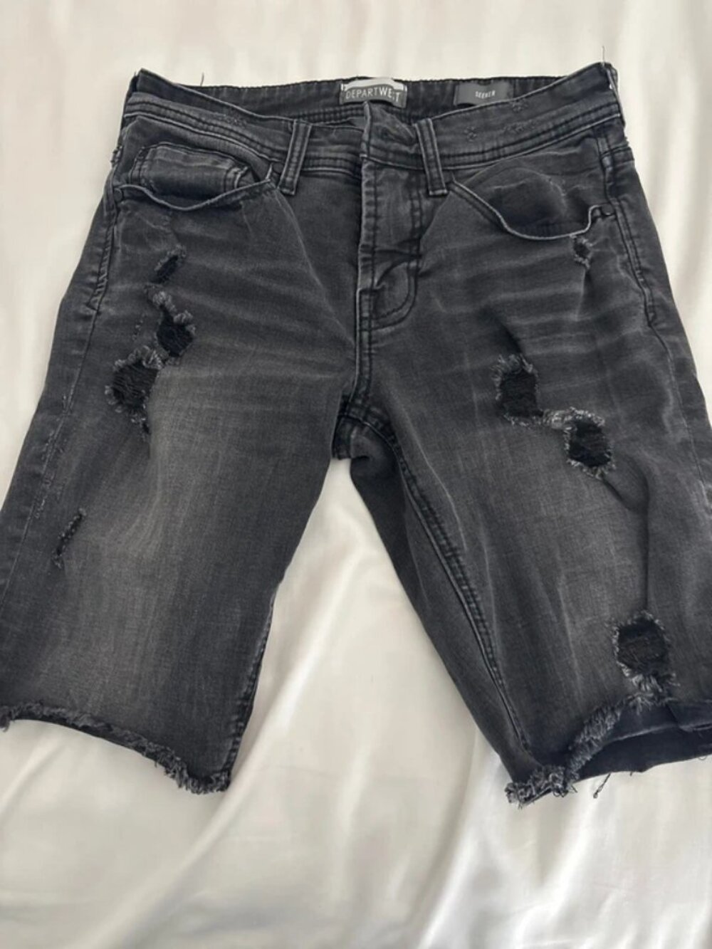 Men’s size 29 black jorts buckle